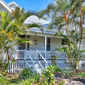 https://arcadia-house.hotelsbyronbayaustralia.com